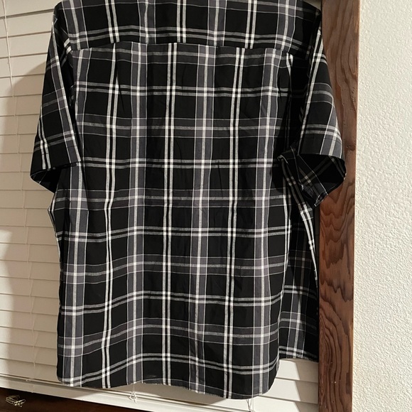 - Men’s 2XL dress Shirt with Black/white/silver colors New with Tags - Picture 5 of 11
